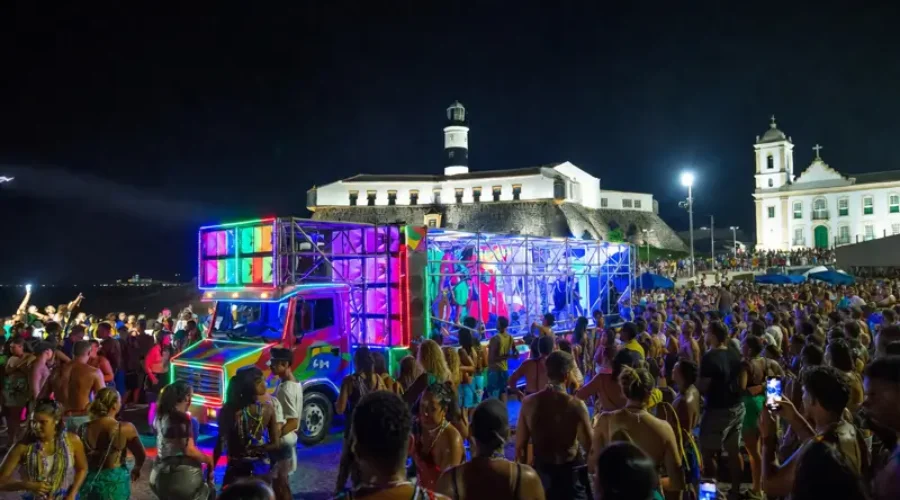 Carnaval de Salvador 2027: Guia Completo com Circuitos, Hospedagem e Dicas